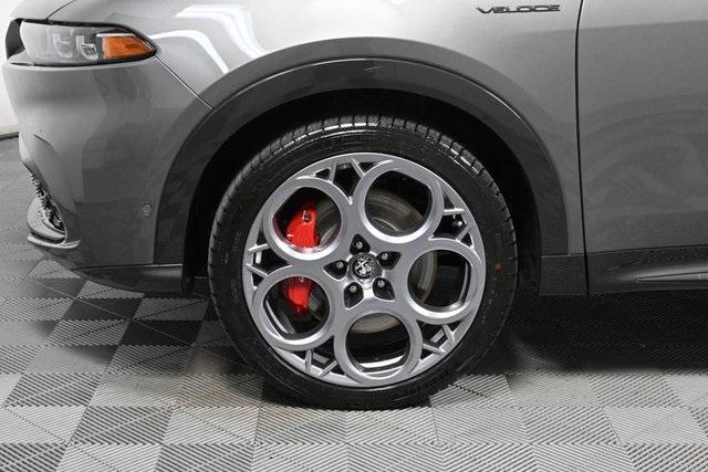 Photo of 2024 Metallic Alfa Romeo Tonale