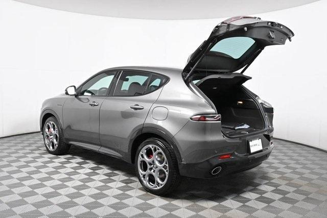 Photo of 2024 Metallic Alfa Romeo Tonale