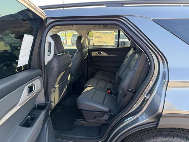 Photo of 2025 Carbonized Gray Metallic Ford Explorer