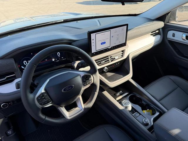 Photo of 2025 Carbonized Gray Metallic Ford Explorer