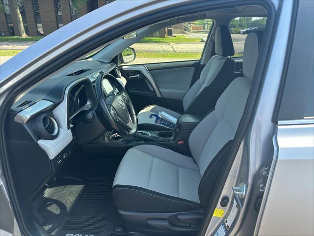 Photo of 2018 Silver Sky Metallic Toyota RAV4 Hybrid