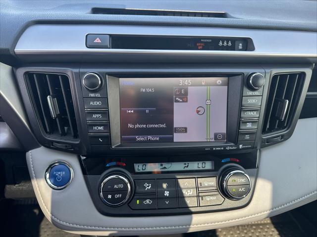 Photo of 2018 Silver Sky Metallic Toyota RAV4 Hybrid