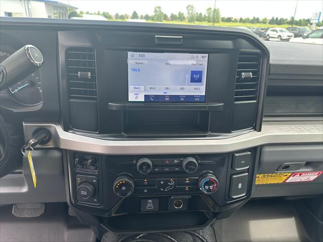 Photo of 2025 Oxford White Ford F-350
