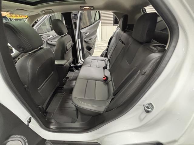 Photo of 2022 Summit White Buick Encore GX