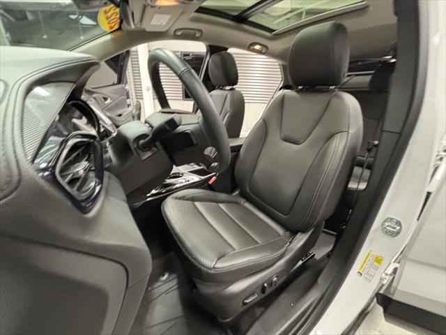 Photo of 2022 Summit White Buick Encore GX