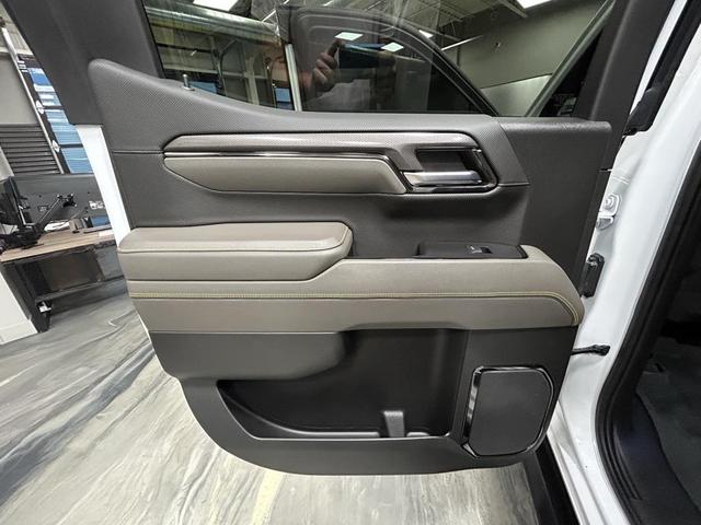 Photo of 2023 Summit White Chevrolet Silverado 1500