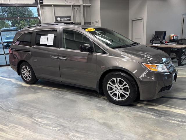 Photo of 2011 Polished Metal Metallic Honda Odyssey
