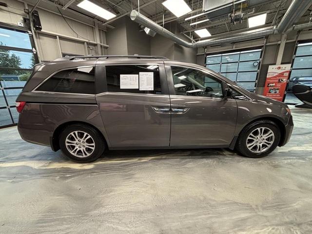 Photo of 2011 Polished Metal Metallic Honda Odyssey