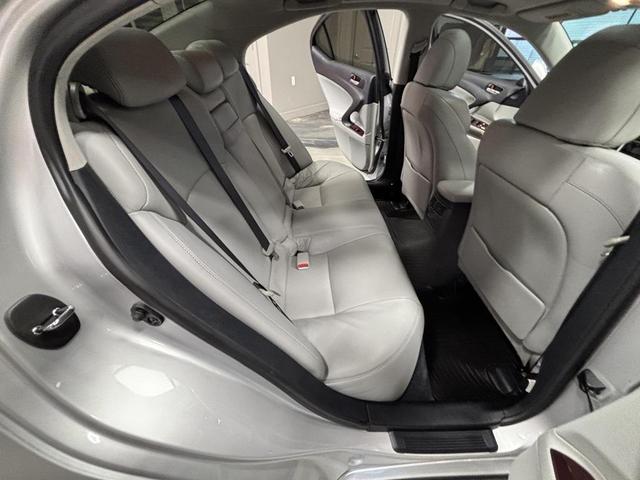 Photo of 2007 Silver Lexus IS 250