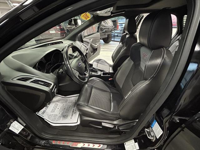 Photo of 2017 Shadow Black Ford Focus ST
