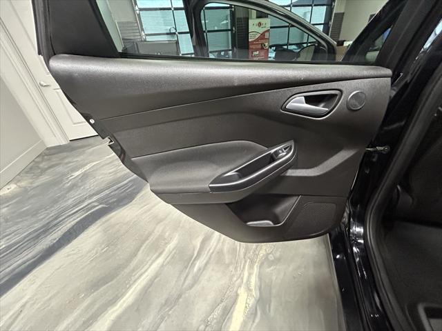 Photo of 2017 Shadow Black Ford Focus ST