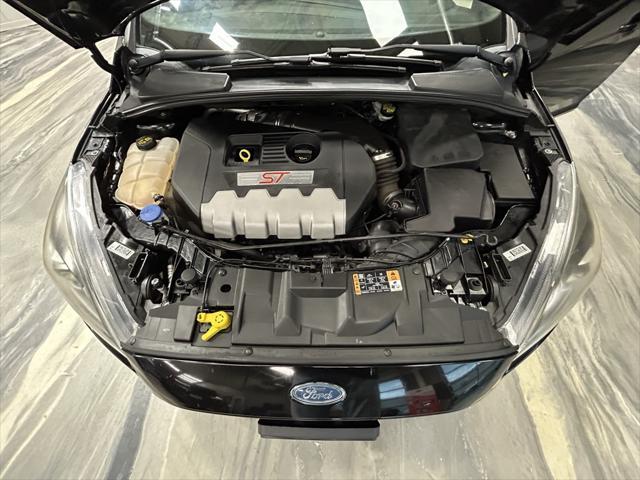 Photo of 2017 Shadow Black Ford Focus ST