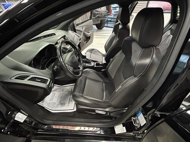 Photo of 2017 Shadow Black Ford Focus ST