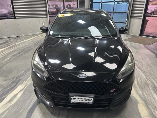 Photo of 2017 Shadow Black Ford Focus ST