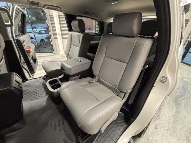 Photo of 2019 Blizzard Pearl Toyota Sequoia