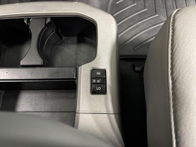 Photo of 2019 Blizzard Pearl Toyota Sequoia