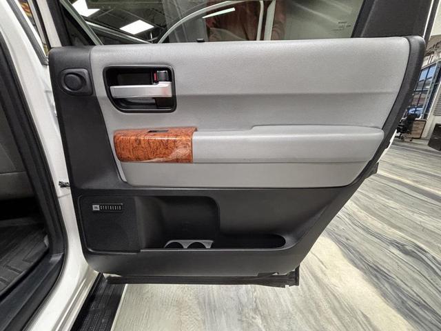 Photo of 2019 Blizzard Pearl Toyota Sequoia