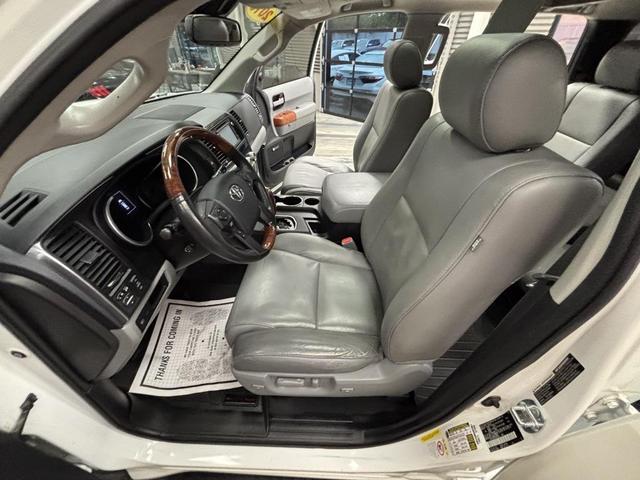 Photo of 2019 Blizzard Pearl Toyota Sequoia