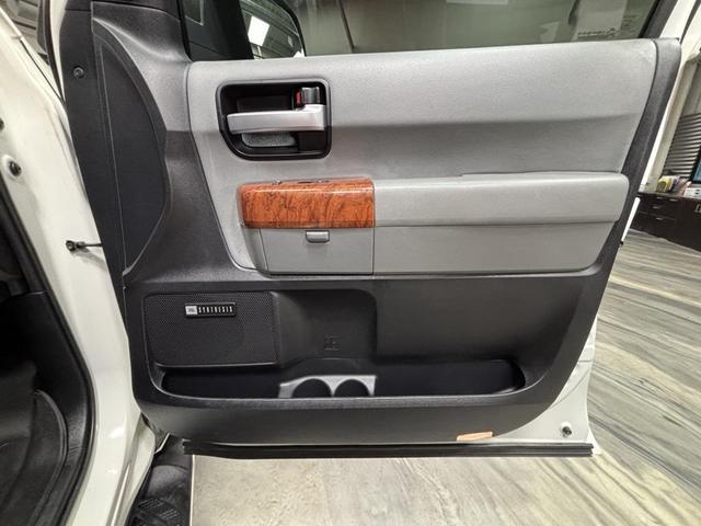Photo of 2019 Blizzard Pearl Toyota Sequoia