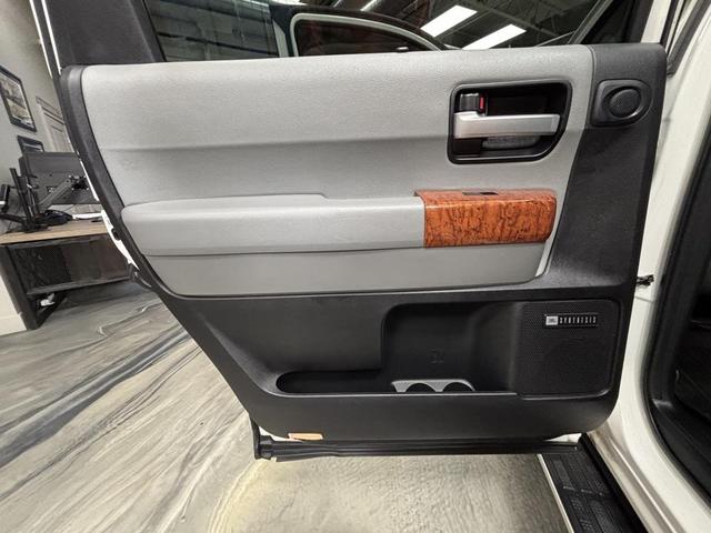 Photo of 2019 Blizzard Pearl Toyota Sequoia