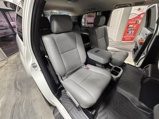 Photo of 2019 Blizzard Pearl Toyota Sequoia