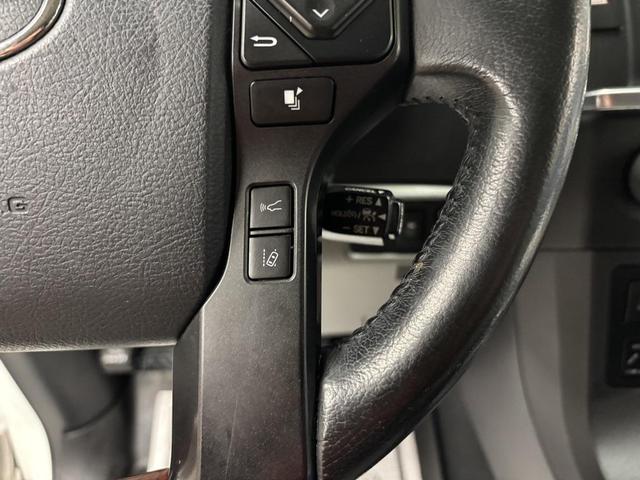 Photo of 2019 Blizzard Pearl Toyota Sequoia