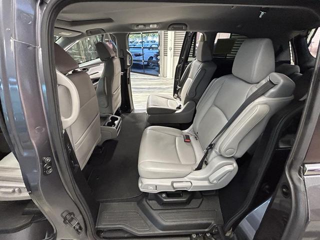Photo of 2019 Gray Honda Odyssey