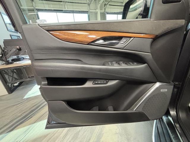 Photo of 2016 Dark Granite Metallic Cadillac Escalade