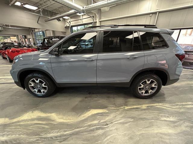 Photo of 2022 Lunar Silver Metallic Honda Passport