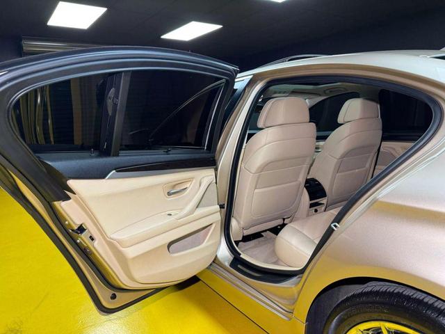 Photo of 2013 Gold BMW 535