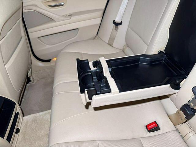 Photo of 2013 Gold BMW 535