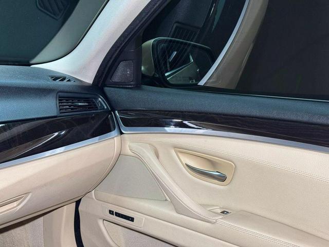 Photo of 2013 Gold BMW 535
