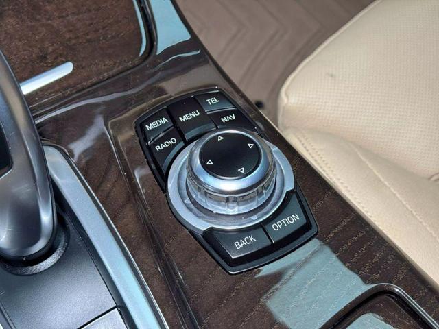 Photo of 2013 Gold BMW 535