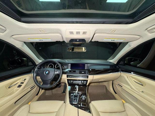 Photo of 2013 Gold BMW 535