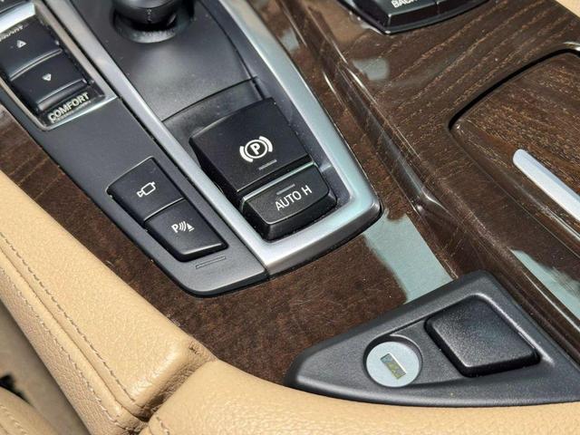 Photo of 2013 Gold BMW 535