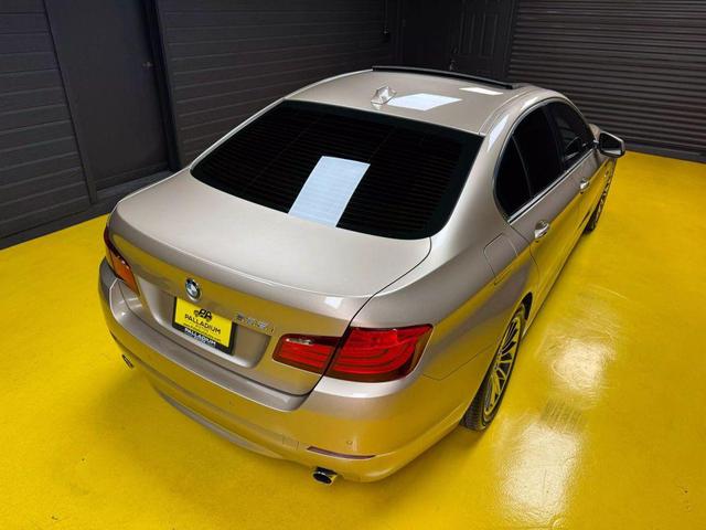 Photo of 2013 Gold BMW 535