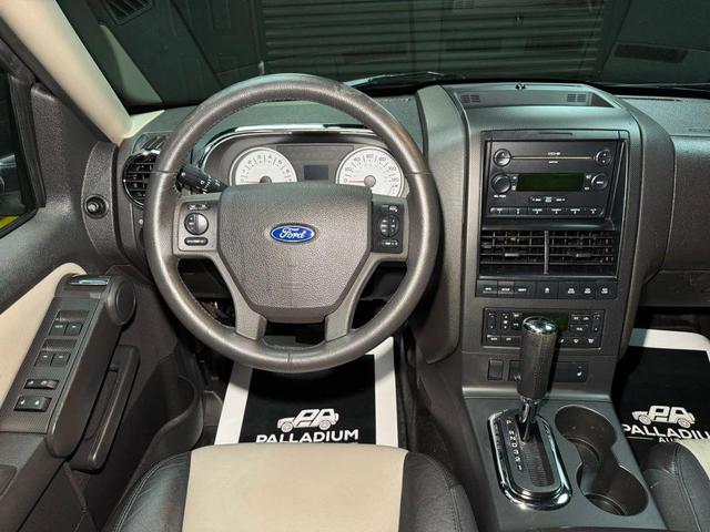 Photo of 2007 Black Ford Explorer Sport Trac
