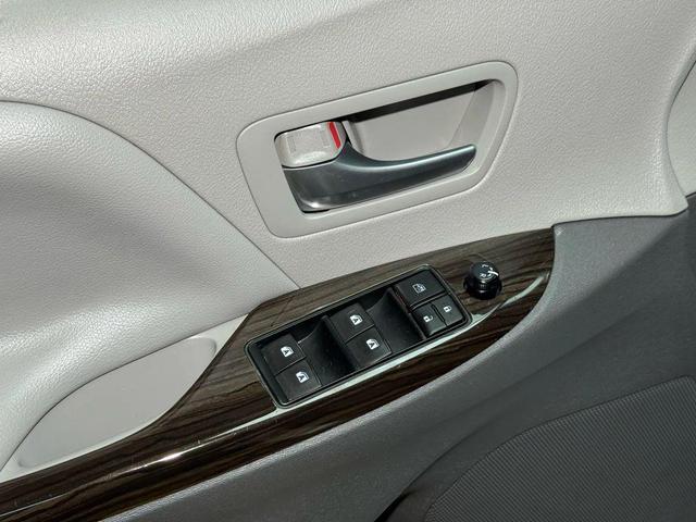 Photo of 2016  Toyota Sienna