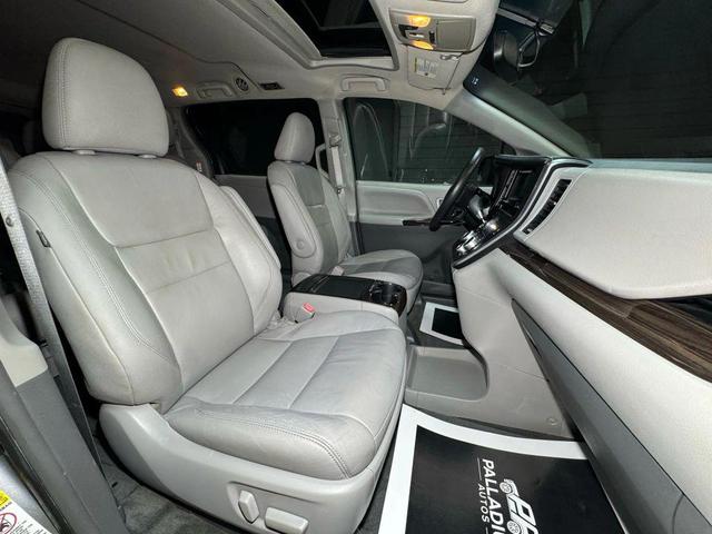 Photo of 2016  Toyota Sienna