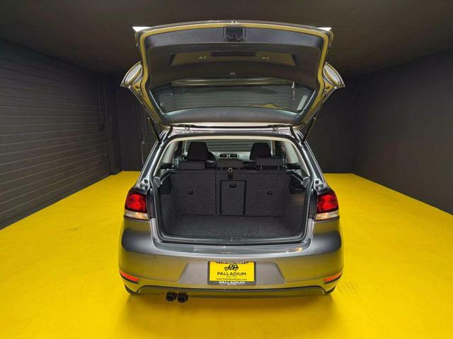 Photo of 2010 Grey Volkswagen Golf