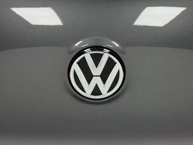 Photo of 2010 Grey Volkswagen Golf