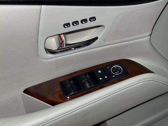 Photo of 2011 Silver Lexus RX 350