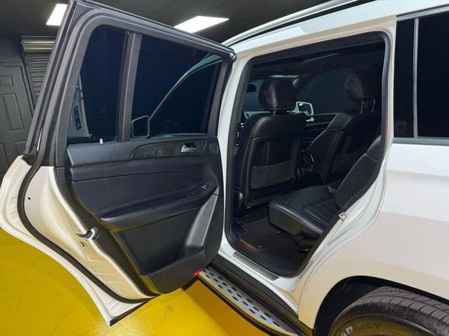 Photo of 2017 White Mercedes-Benz GLS 450