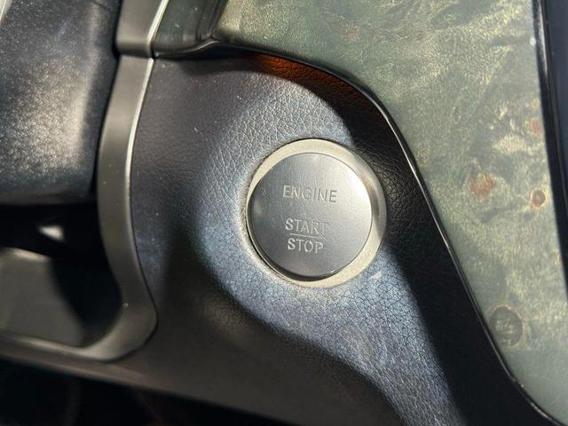 Photo of 2017 White Mercedes-Benz GLS 450