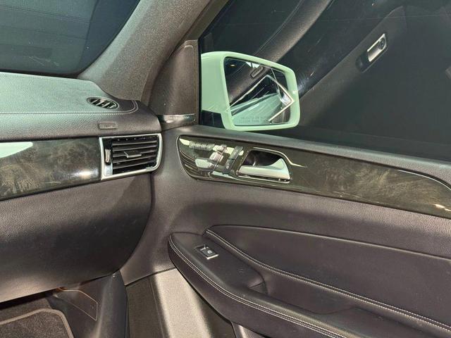 Photo of 2017 White Mercedes-Benz GLS 450