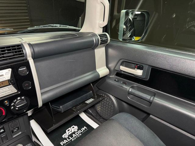 Photo of 2007 Black Toyota FJ Cruiser