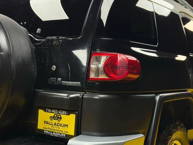 Photo of 2007 Black Toyota FJ Cruiser