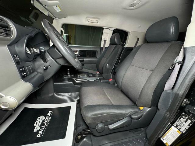 Photo of 2007 Black Toyota FJ Cruiser