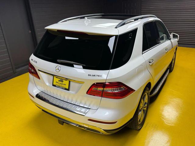 Photo of 2012 White Mercedes-Benz M-Class