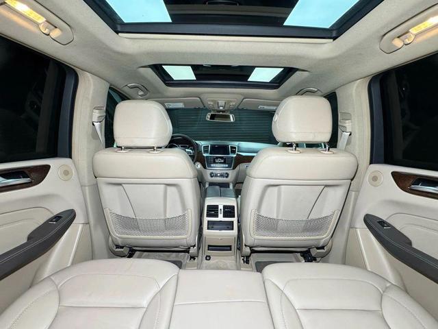 Photo of 2012 White Mercedes-Benz M-Class